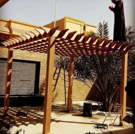 مظلات خشبية جدة: بحي الورود لمسة من الأناقة والدفء على حدائقك